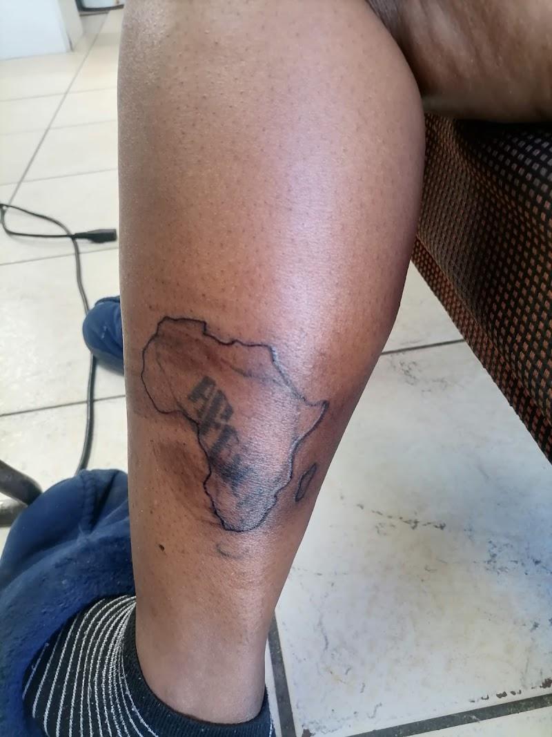 Bezzy Tattoos & Piecings - Photo 3